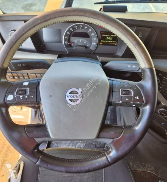 جرار Volvo