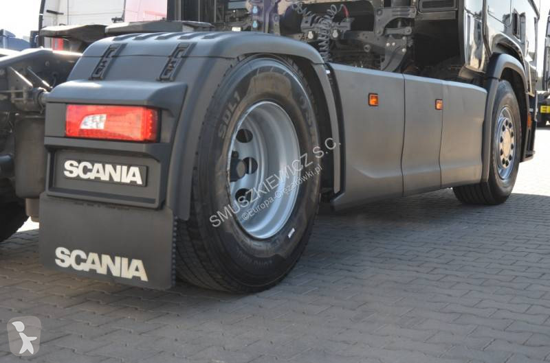 Влекач Scania