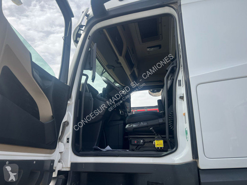 Tracteur Mercedes  1848 LS