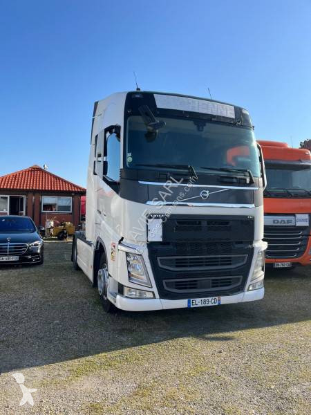 جرار Volvo