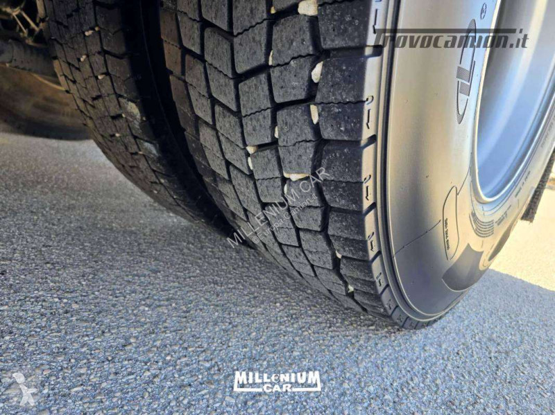 جرار Ford FORD FMAX 500 AUTOM RETARDER PRESA DI...