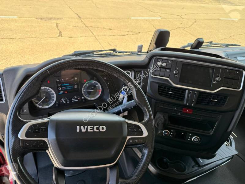 Traktor Iveco