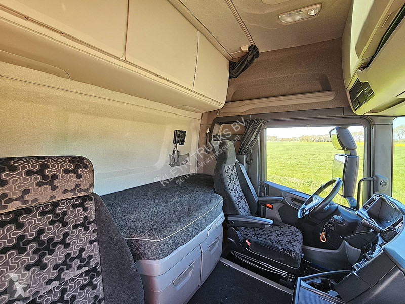 جرار Scania R460 RET. NIHT A/C SUPER