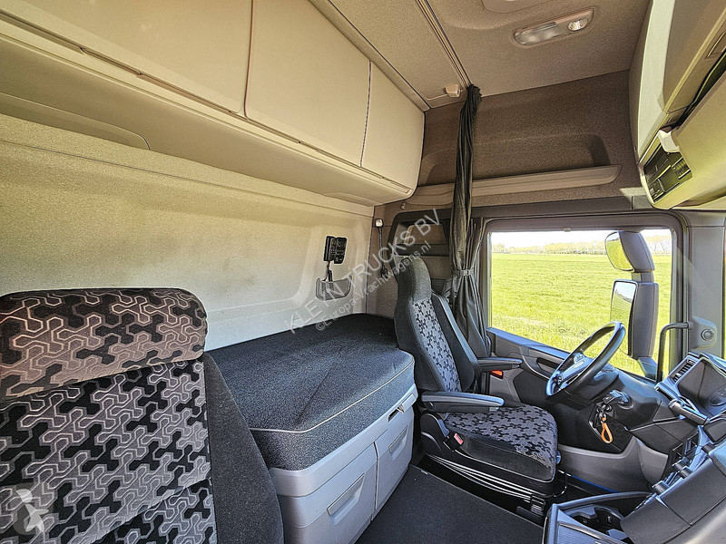 جرار Scania R460 RET. NIHT A/C SUPER