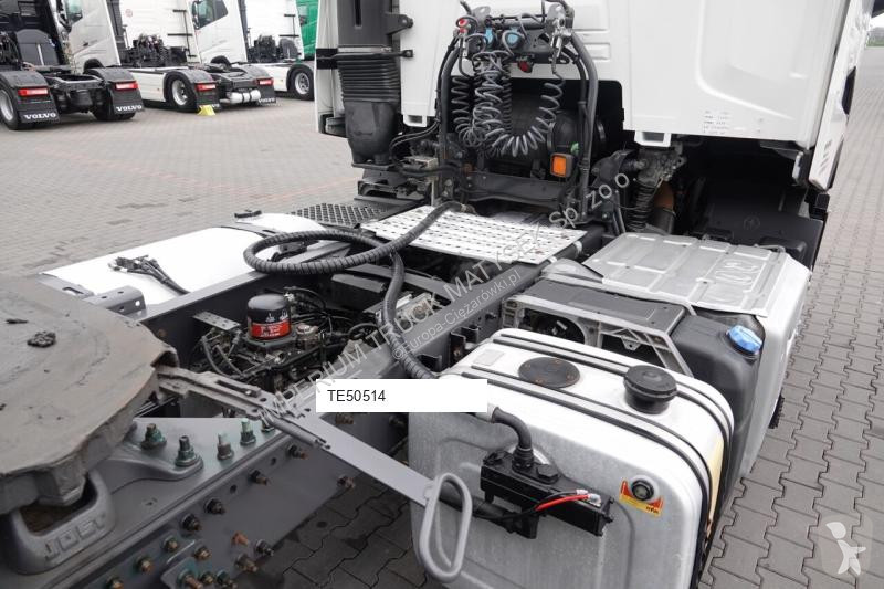 Влекач Renault T 480