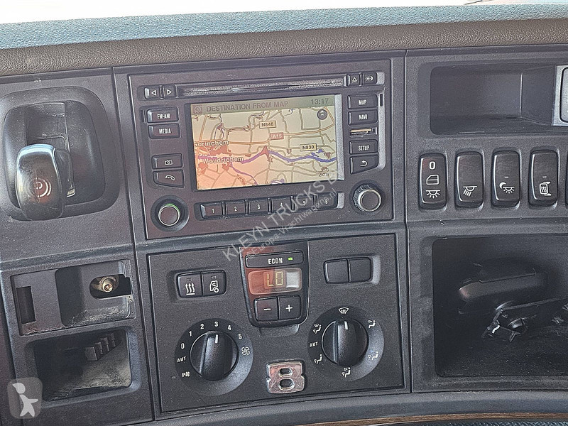 جرار Scania 520