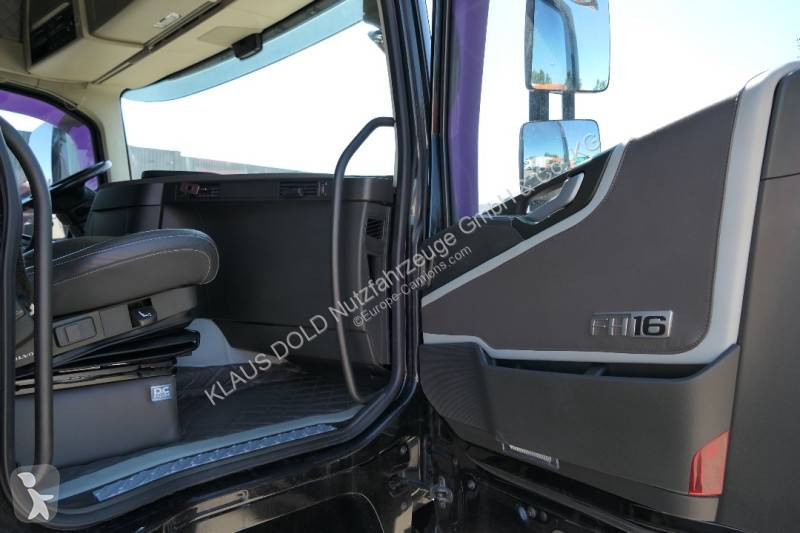 جرار Volvo