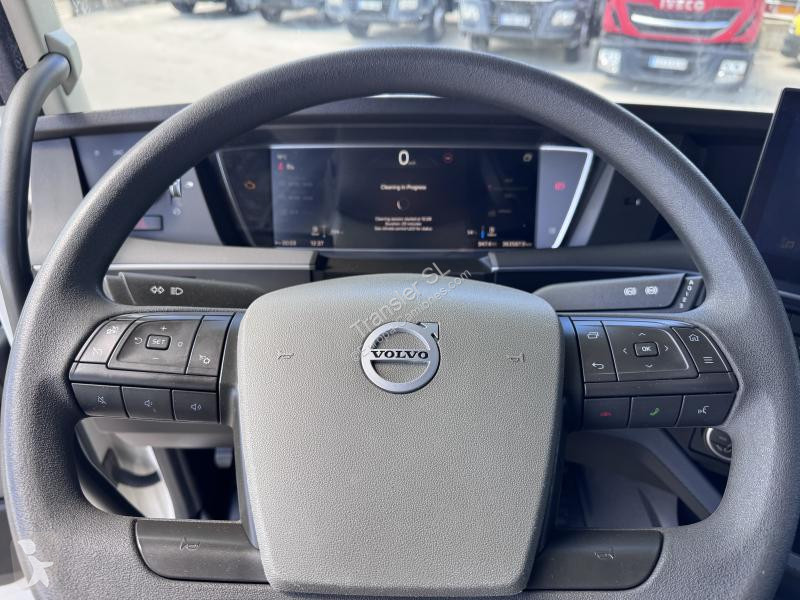 جرار Volvo
