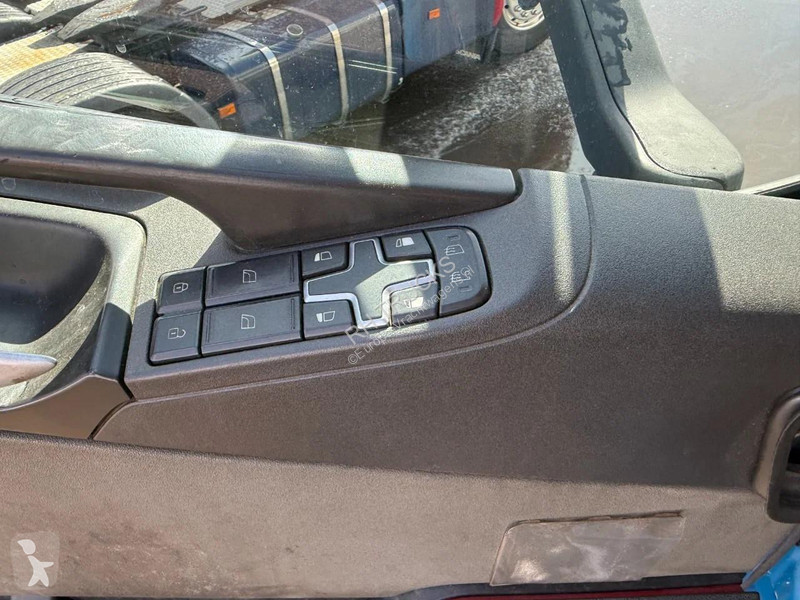 جرار Volvo 6X4 EURO 6