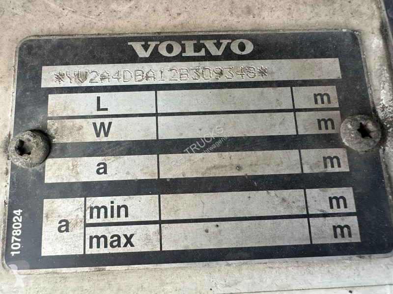 جرار Volvo 12460 4X2 SPOILERS EURO 3 MANUAL