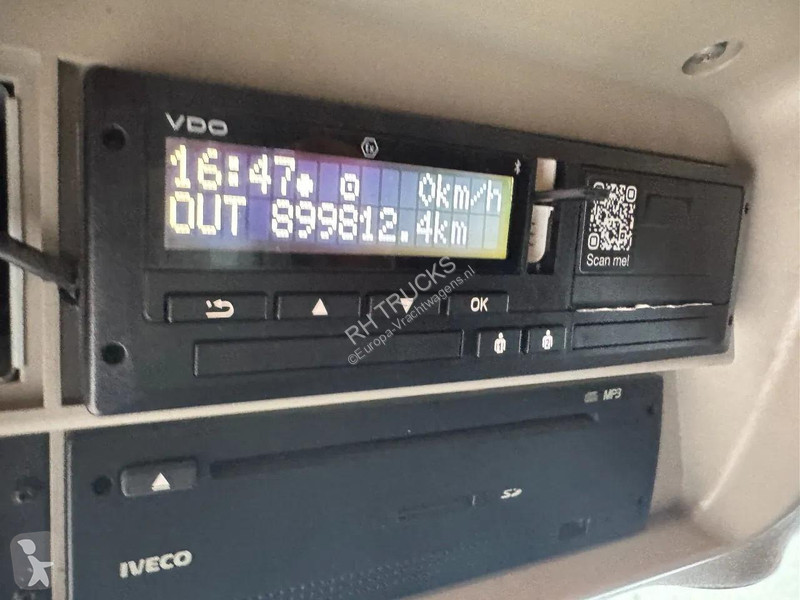 Iveco 460 4X2 EURO 6 SKIRTS AIRCO RADIO tractor...
