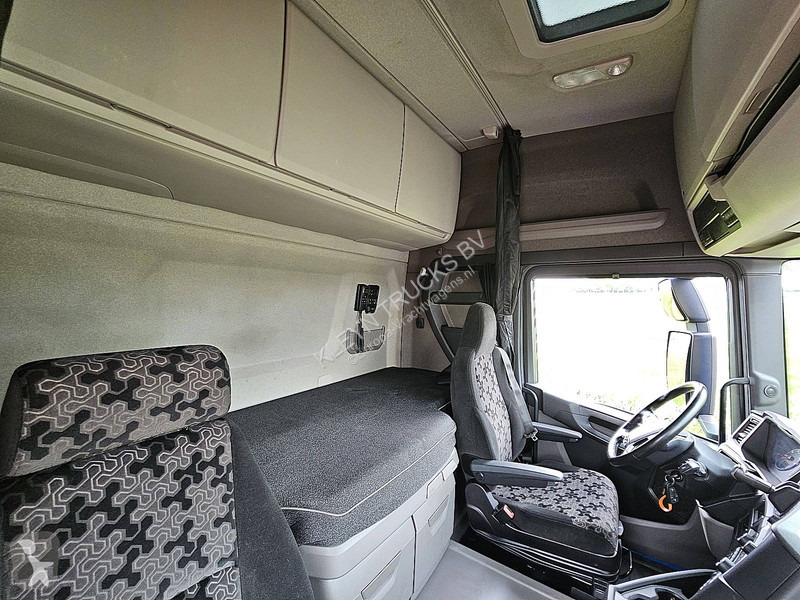 جرار Scania R460 RET. NIHT A/C SUPER
