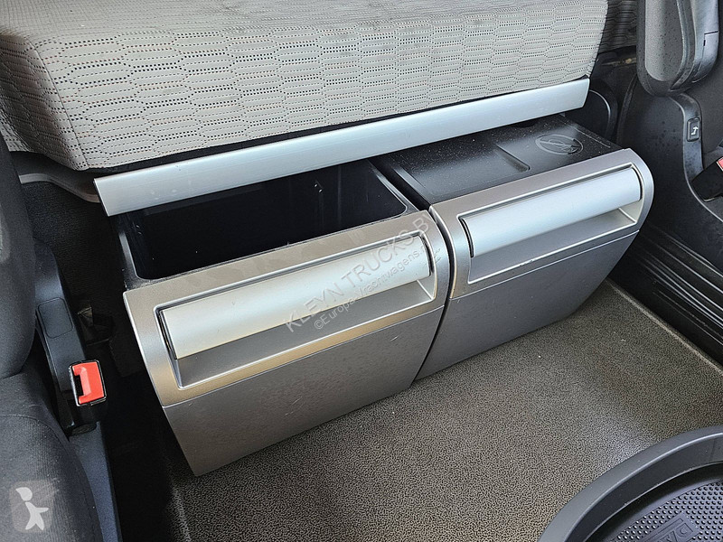 جرار DAF 530 SPACECAB