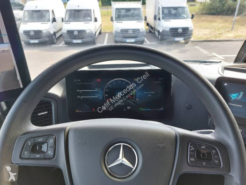 جرار Mercedes