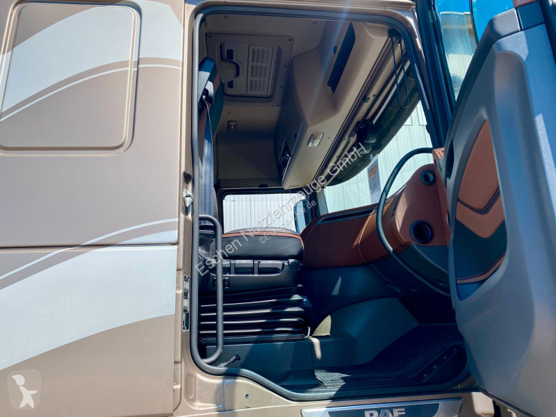 Tracteur DAF XF  | 2x...