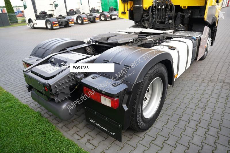 Влекач Renault T 440