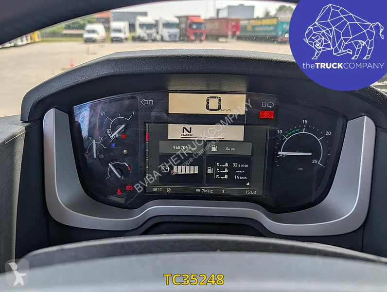 جرار Renault T 480