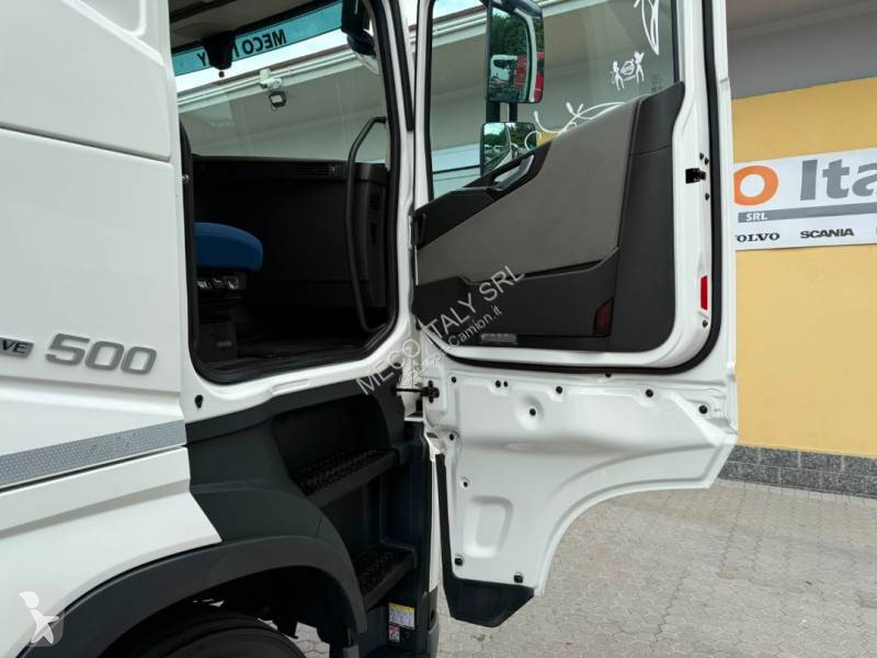 جرار Volvo