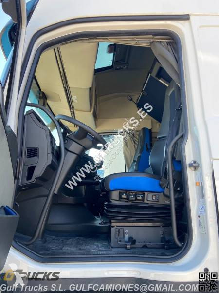 جرار Volvo
