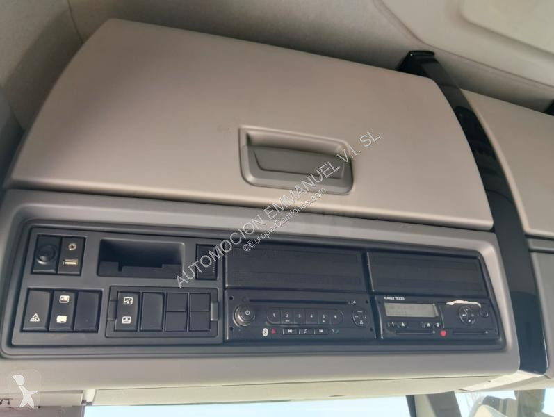 جرار Renault 480 XROAD TSeries