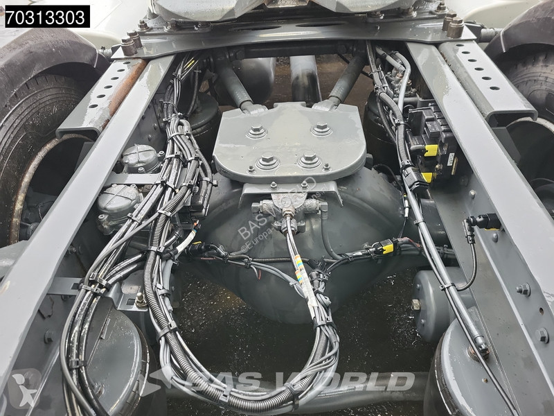 Trekker DAF XF  4X2 SC Mega 2xTanks
