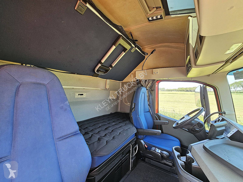جرار Volvo 500 Globetrotter