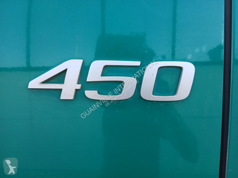 جرار Volvo 450