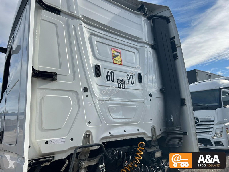 جرار Mercedes ACTROS 1845