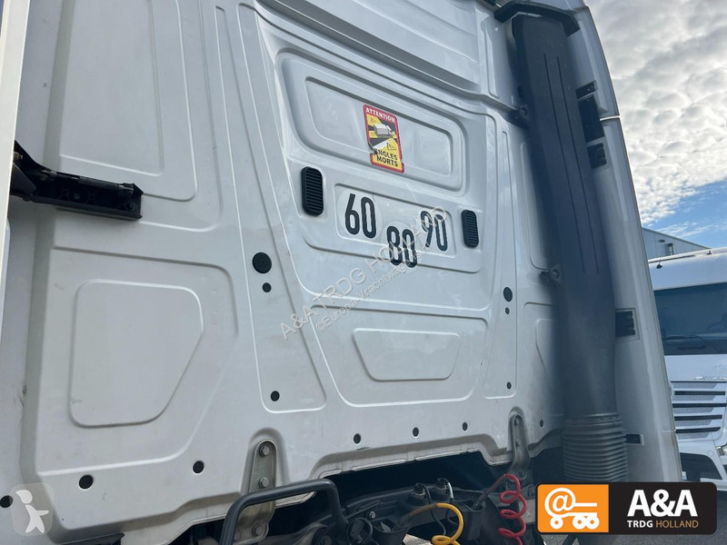 جرار Mercedes ACTROS 1845