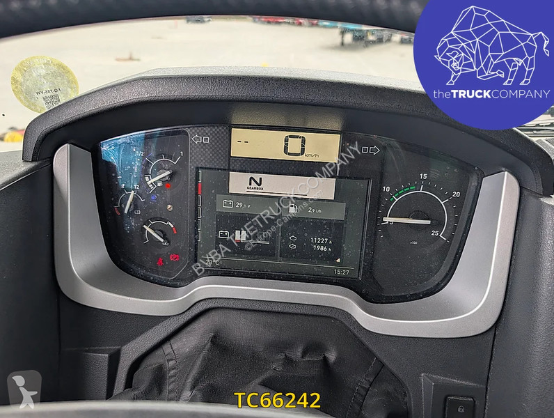 جرار Renault T 520