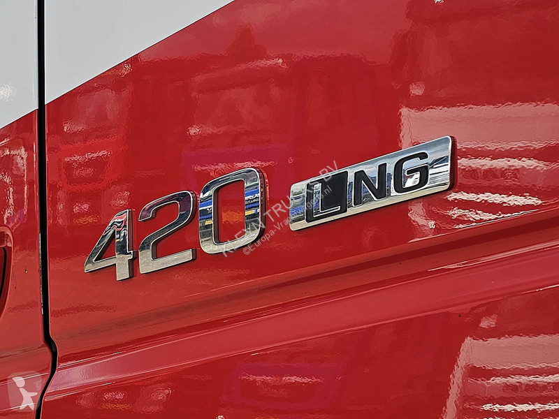 جرار Volvo 420 LNG GAS