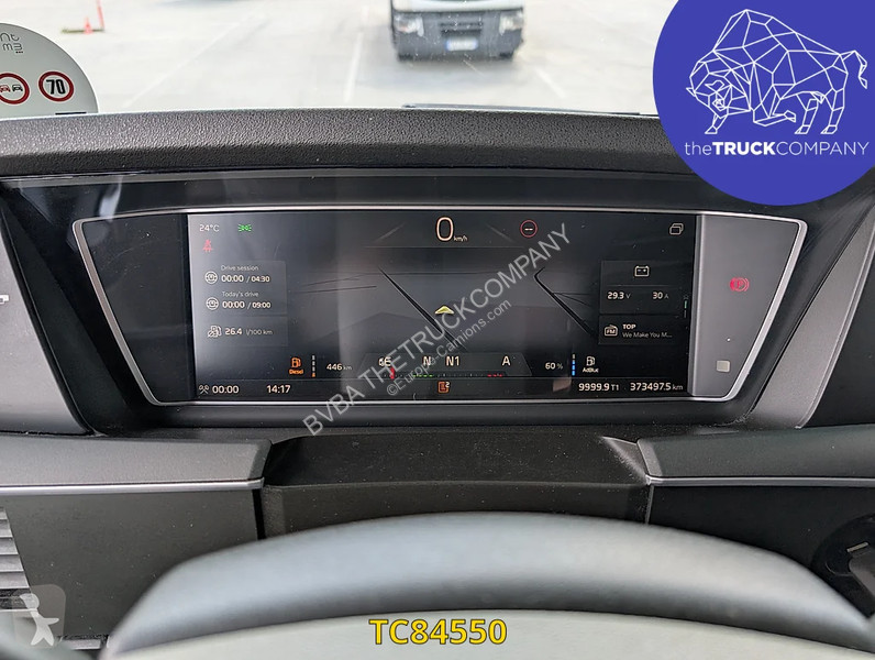 جرار Volvo 500