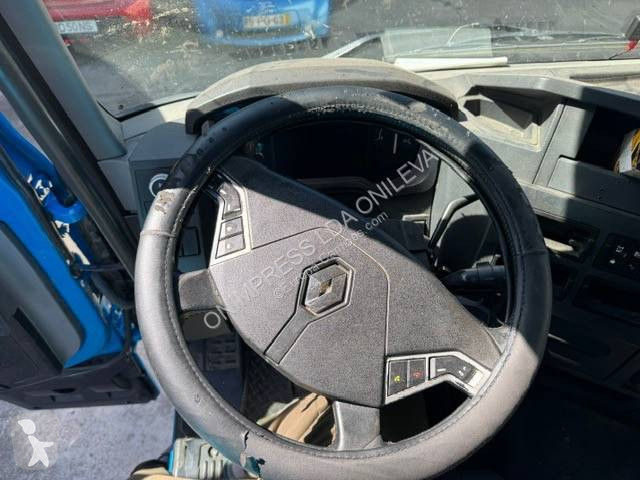 Nyergesvontató Renault 460