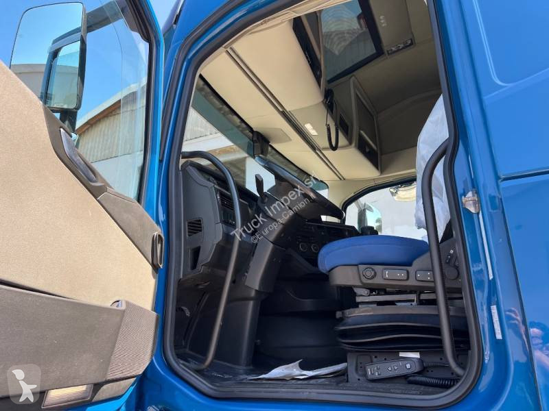 جرار Volvo