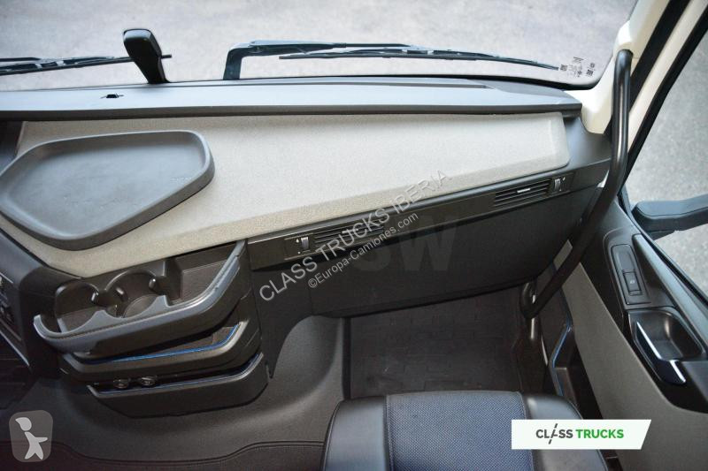 جرار Volvo 500 Globetrotter XL