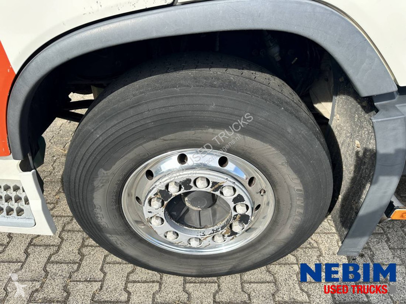 جرار Volvo 420 4x2 - 796.861km - Work remote