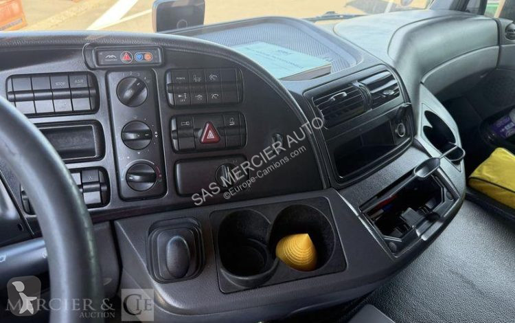 جرار Mercedes