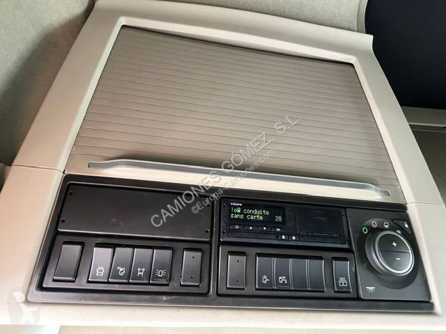 جرار Volvo