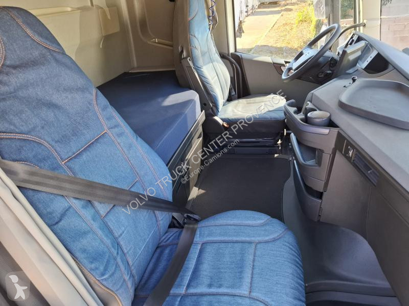 جرار Volvo 500