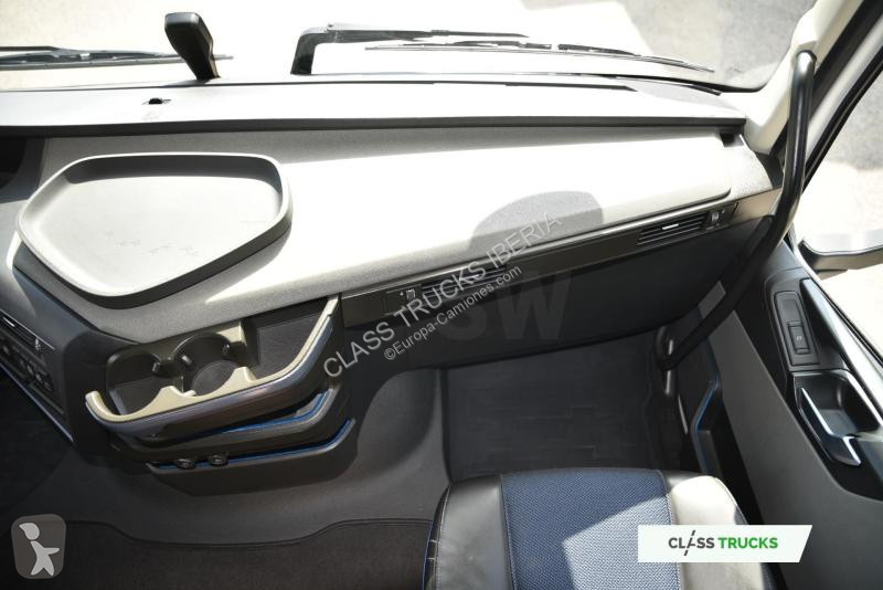 جرار Volvo 500 Globetrotter XL Retarder...