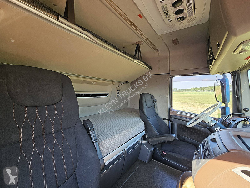 Влекач DAF 530 6X2 FTS SPACECAB