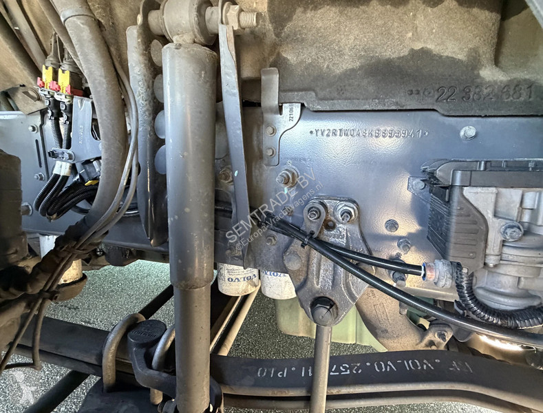 جرار Volvo 13420 EURO 6 FULL SPOILER 2x TANKS...