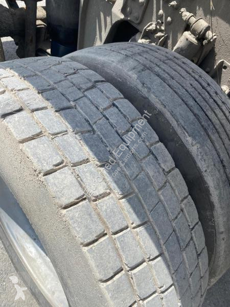 جرار Volvo 420