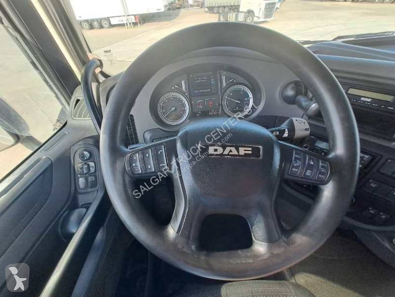 جرار Volvo