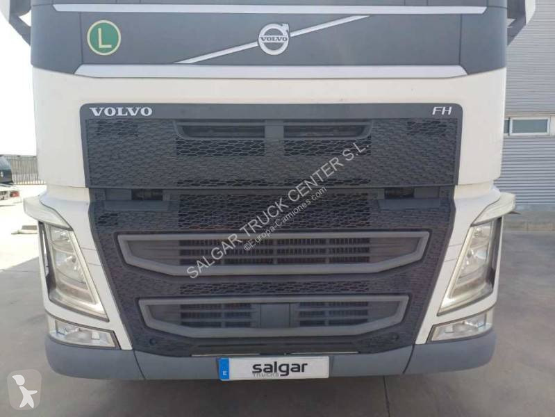 جرار Volvo