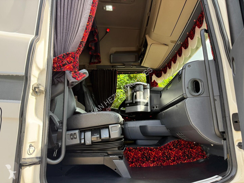 Cap tractor Scania 580 6x2 full air  retarder...