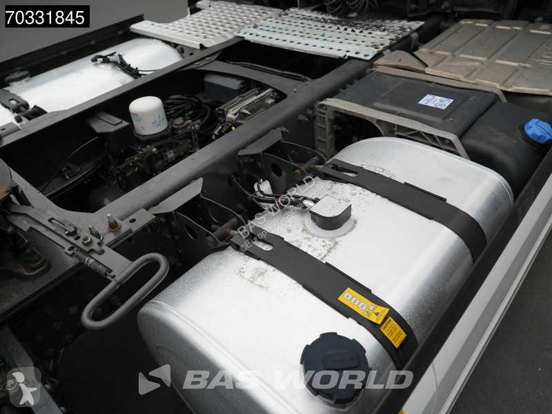 جرار Volvo 500 4X2 XL 2x Tanks Standklima ACC APK