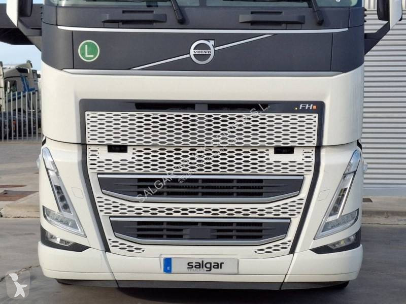 جرار Volvo