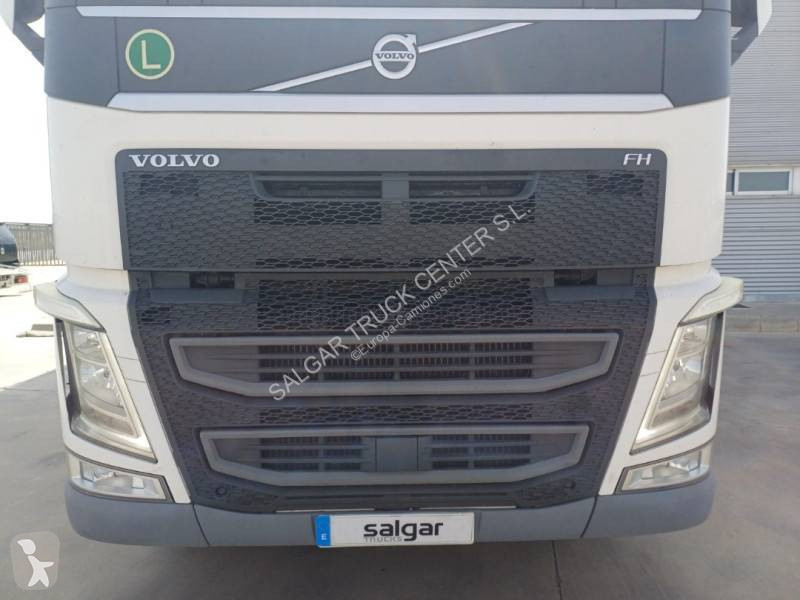 جرار Volvo
