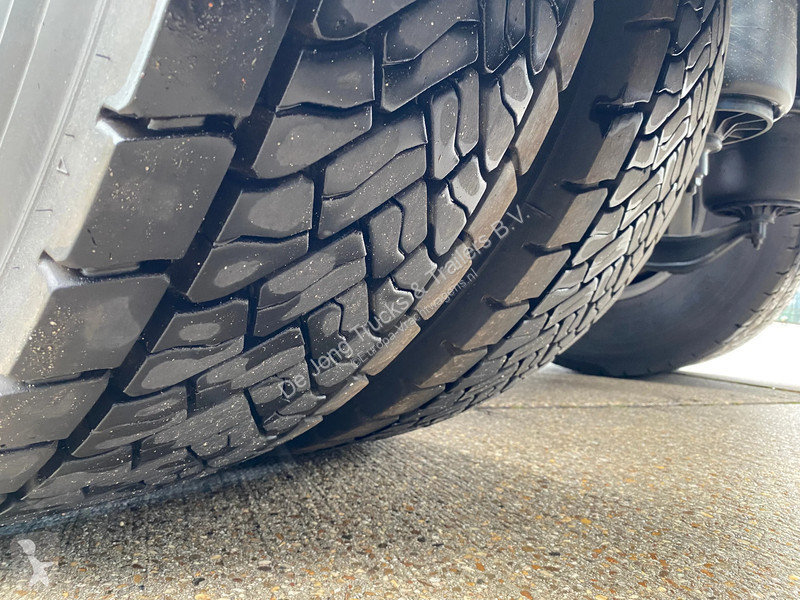 جرار Iveco 460 / Retarder / Automatic / TÜV...